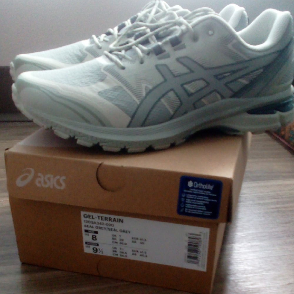 ASICS Gel-Terrain Shoes in Light Gray